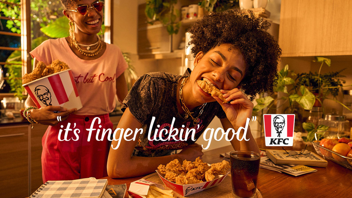 Khẩu hiệu nổi tiếng như "Finger Lickin' Good" của KFC