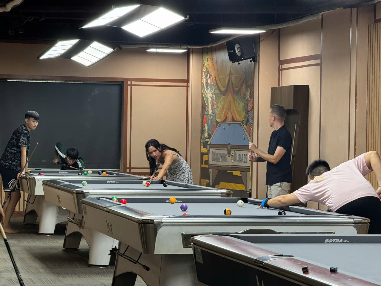 Thông Phong Billiard Club