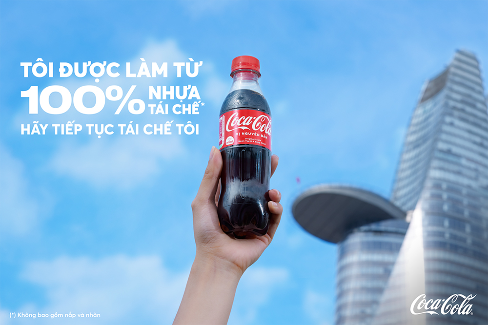 Vỏ chai Coca Cola được làm từ nhựa tái chế